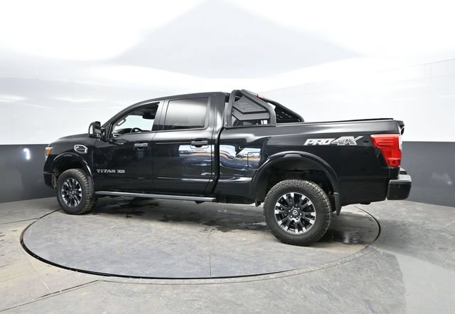 Used 2016 Nissan Titan PRO-4X w/ Pro-4x Convenience Package AWD/4WD image 9