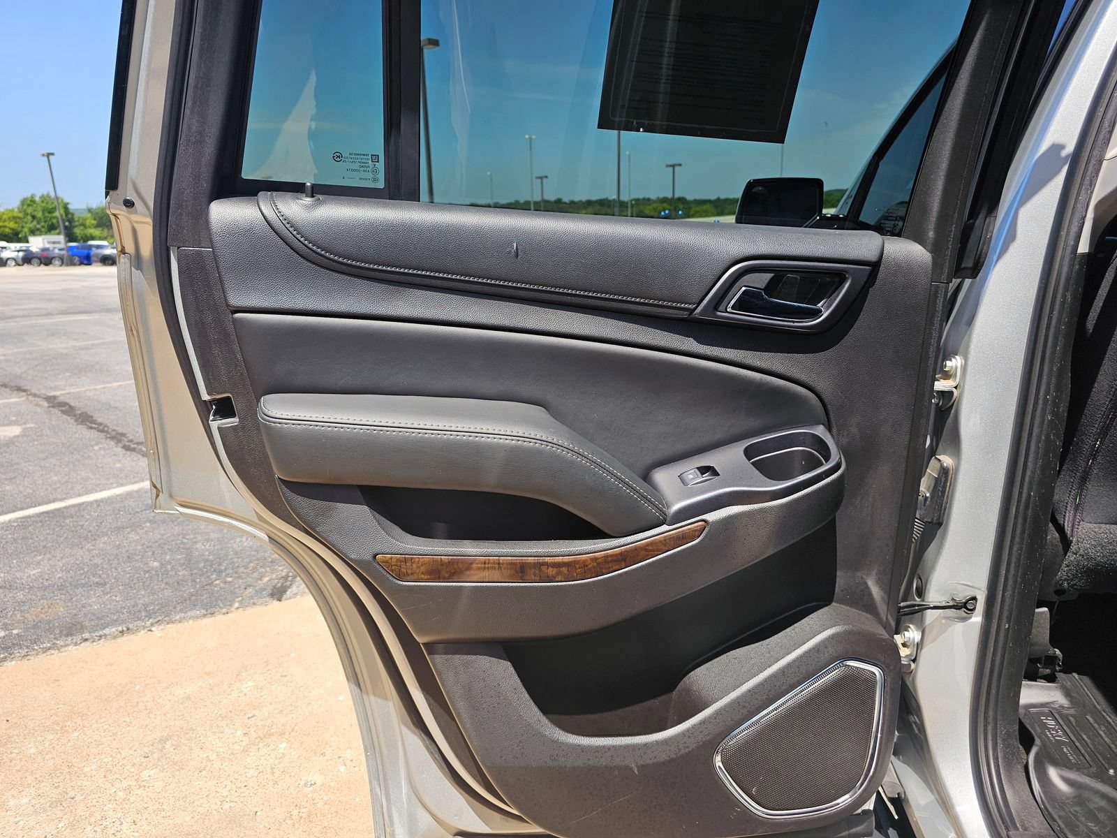 Used 2016 Chevrolet Tahoe LS AWD/4WD image 30