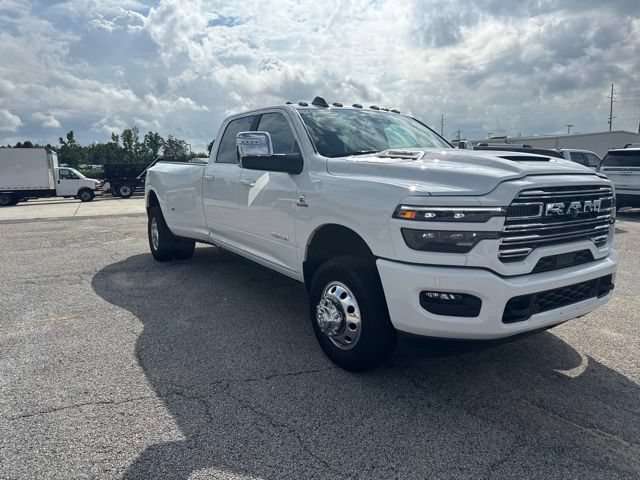 Used 2026 RAM 3500 Laramie AWD/4WD image 7