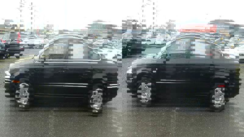 Used 2001 Volkswagen Passat GLS image 2