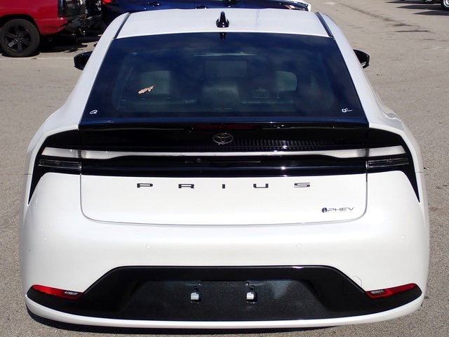 New 2026 Toyota Prius Plug-In Hybrid image 4