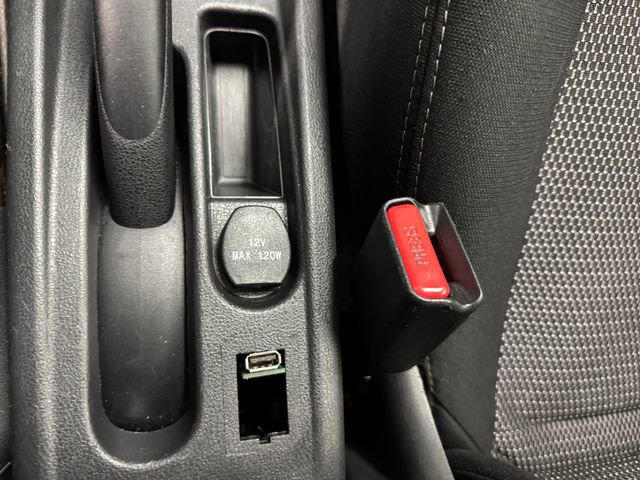 Used 2015 Nissan Versa SV image 16