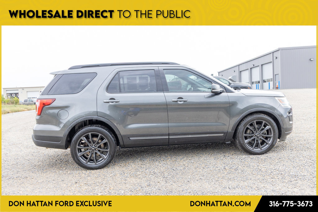Used 2018 Ford Explorer XLT w/ Equipment Group 202A AWD/4WD image 29
