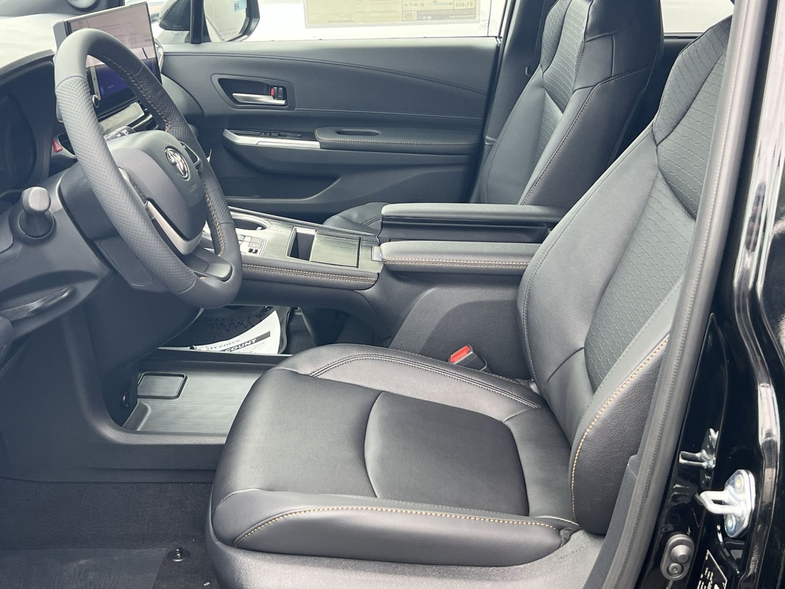 New 2026 Toyota Sienna XLE Woodland Edition AWD/4WD image 7