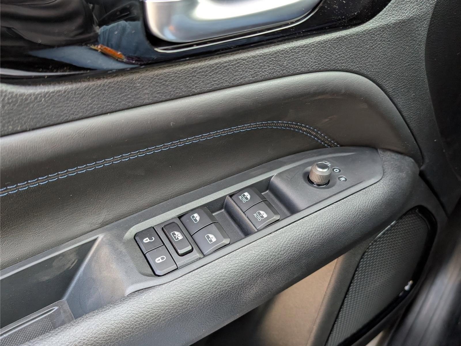 New 2026 Jeep Compass Latitude AWD/4WD image 14