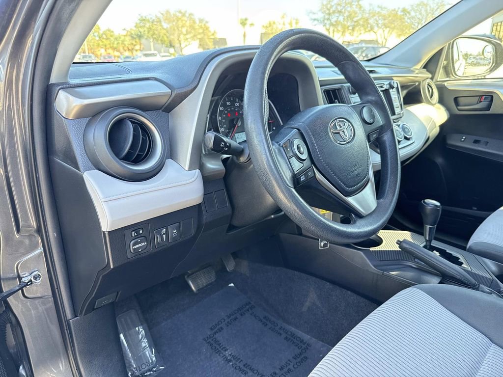 Used 2015 Toyota RAV4 LE image 21