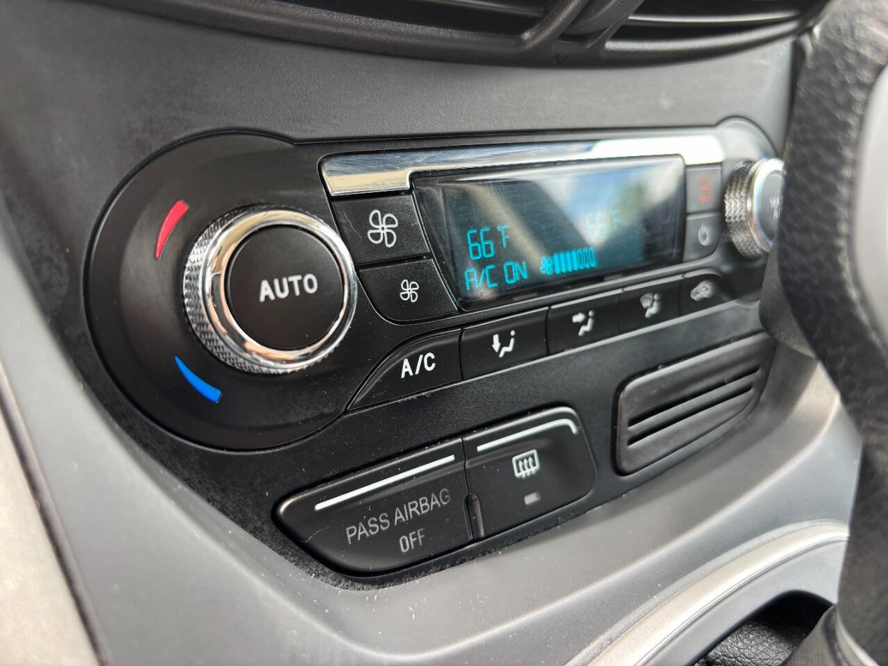 Used 2013 Ford Escape SE image 31