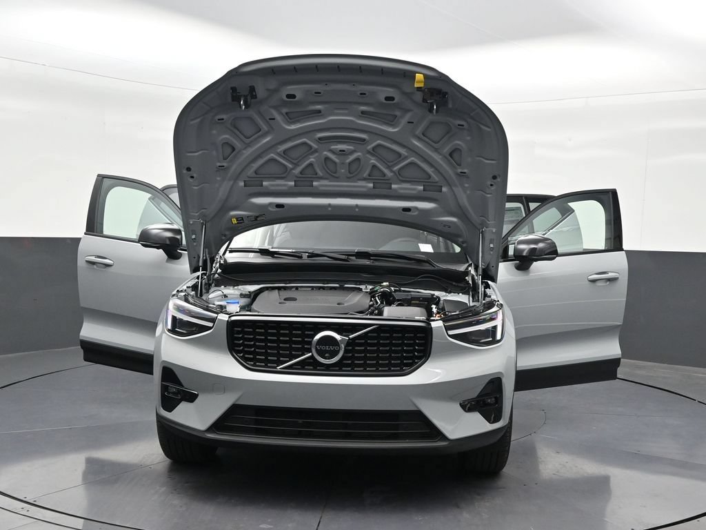 New 2026 Volvo XC40 B5 Plus AWD/4WD image 34