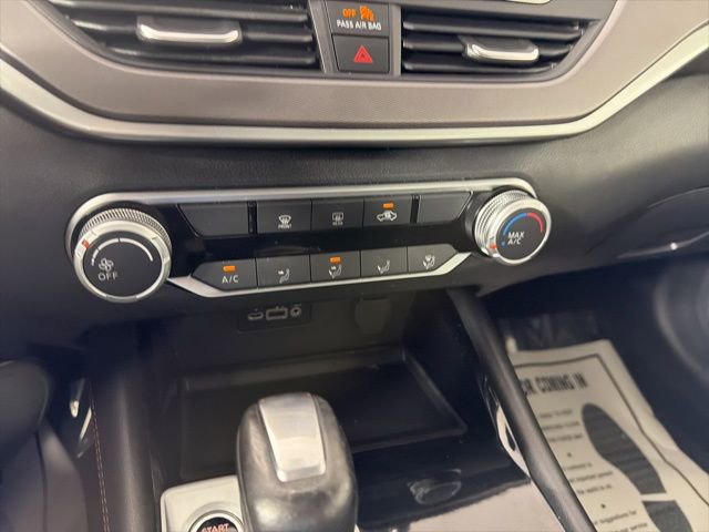 Used 2024 Nissan Altima 2.5 SR FWD image 34