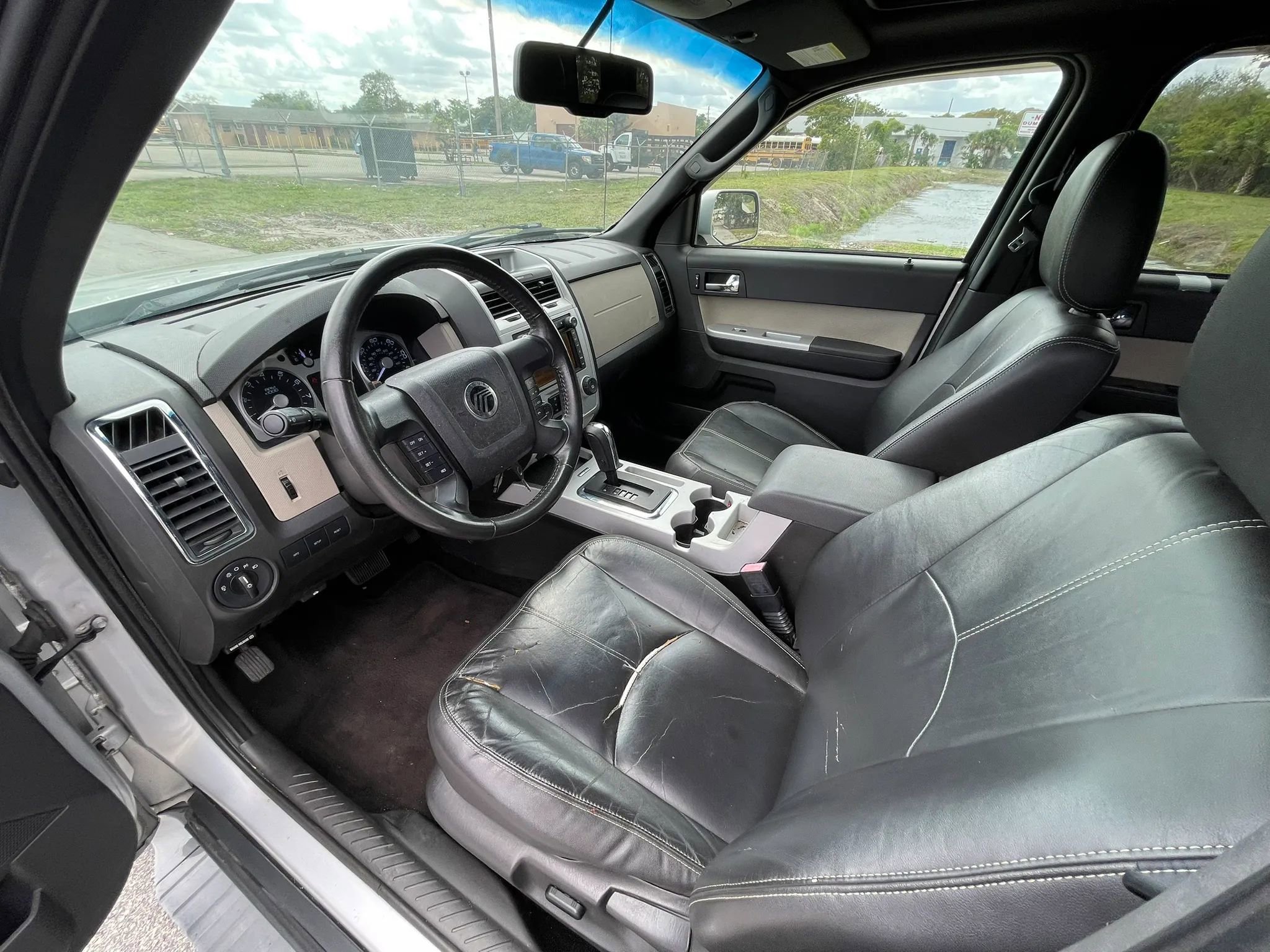 Used 2010 Mercury Mariner Premier AWD/4WD image 24