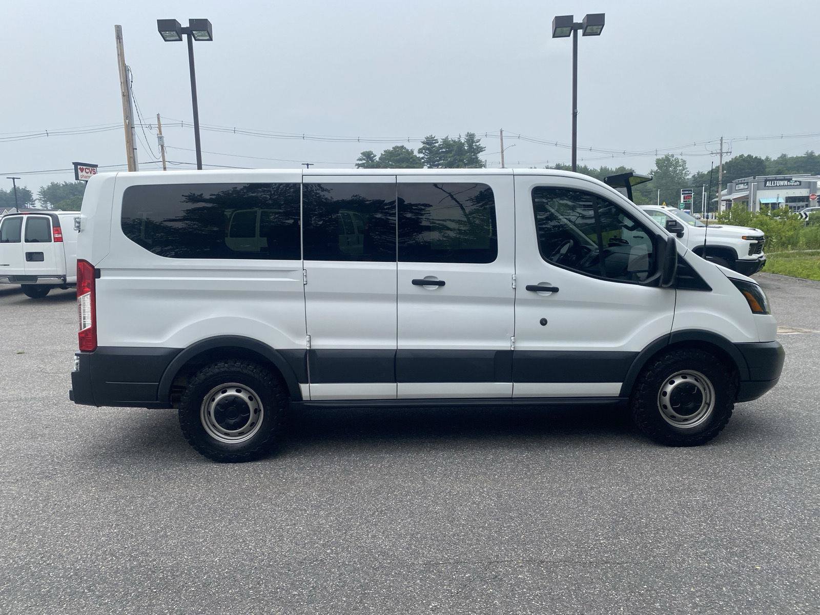 Used 2017 Ford Transit 150 XL RWD image 8