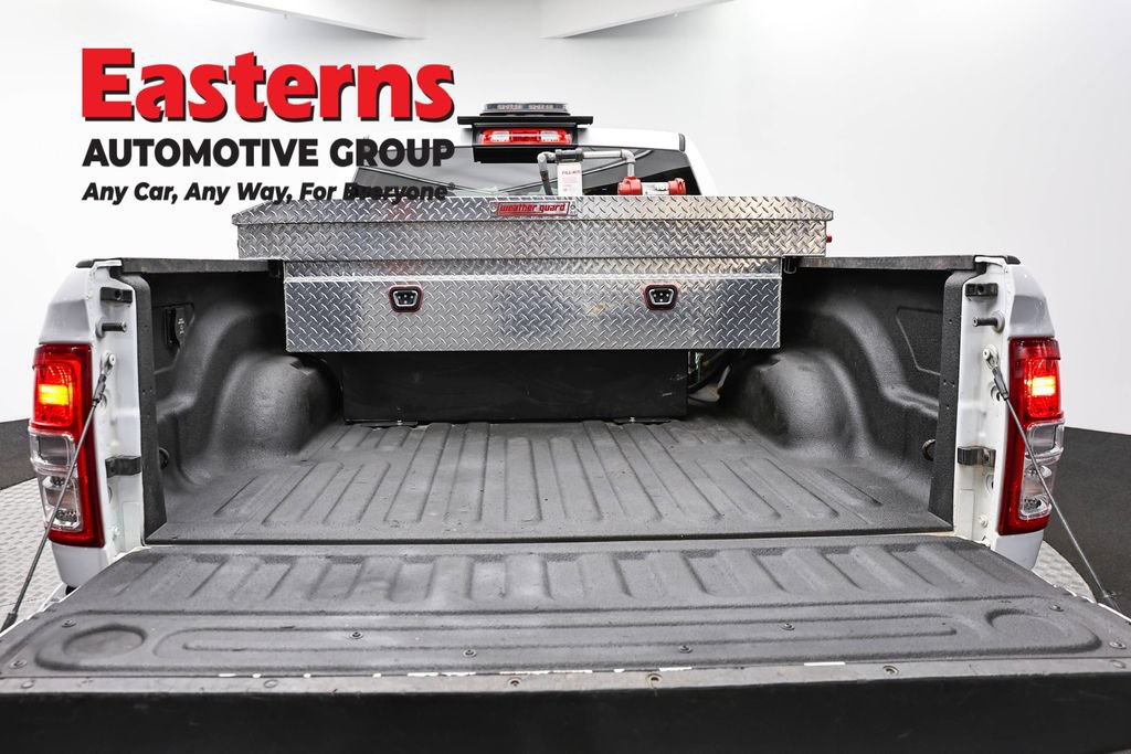 Used 2022 RAM 2500 Tradesman w/ Chrome Appearance Group AWD/4WD image 9