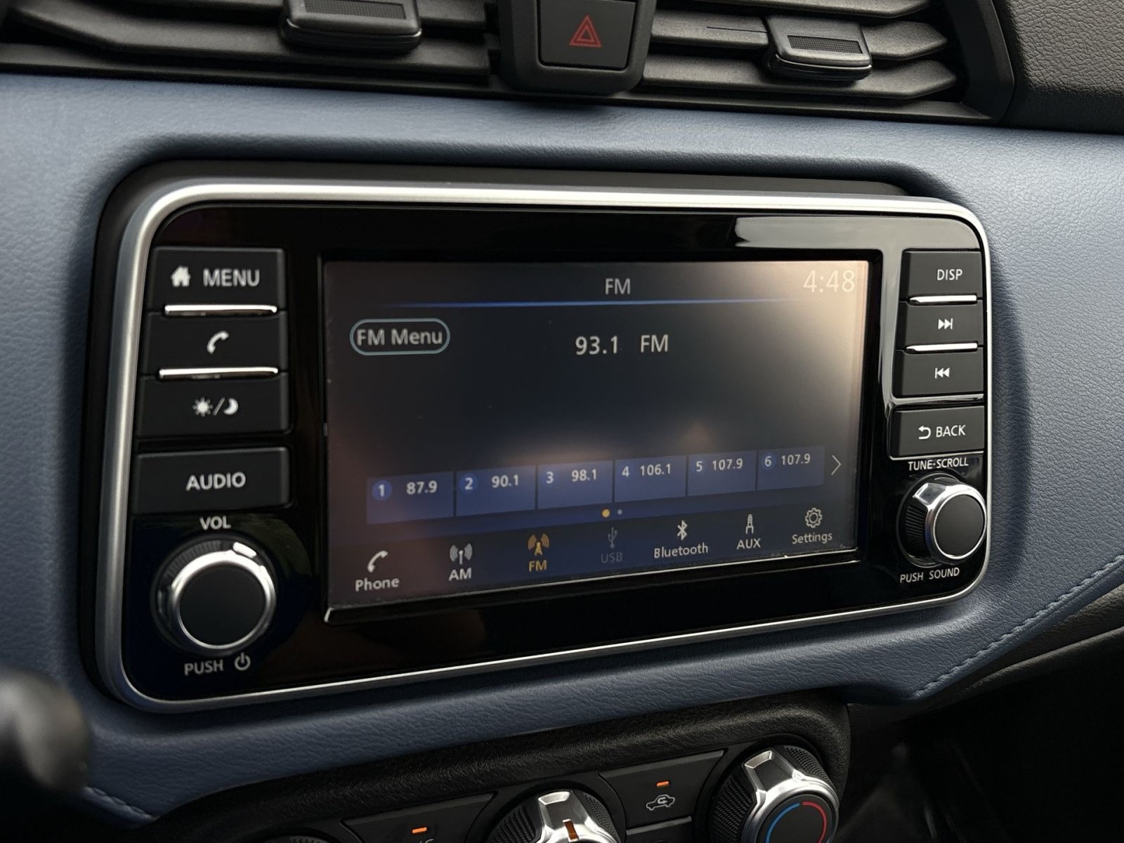 Used 2025 Nissan Versa SV FWD image 18
