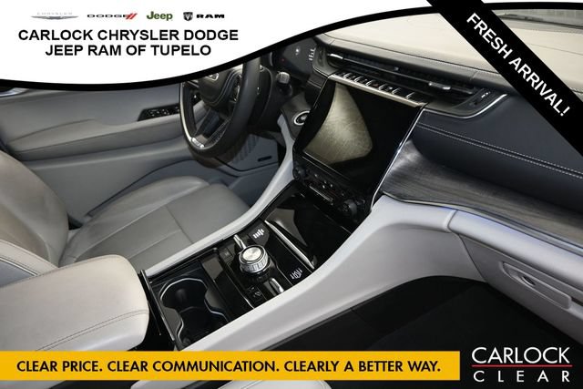 Used 2023 Jeep Grand Cherokee Overland w/ Luxury Tech Group IV AWD/4WD image 40