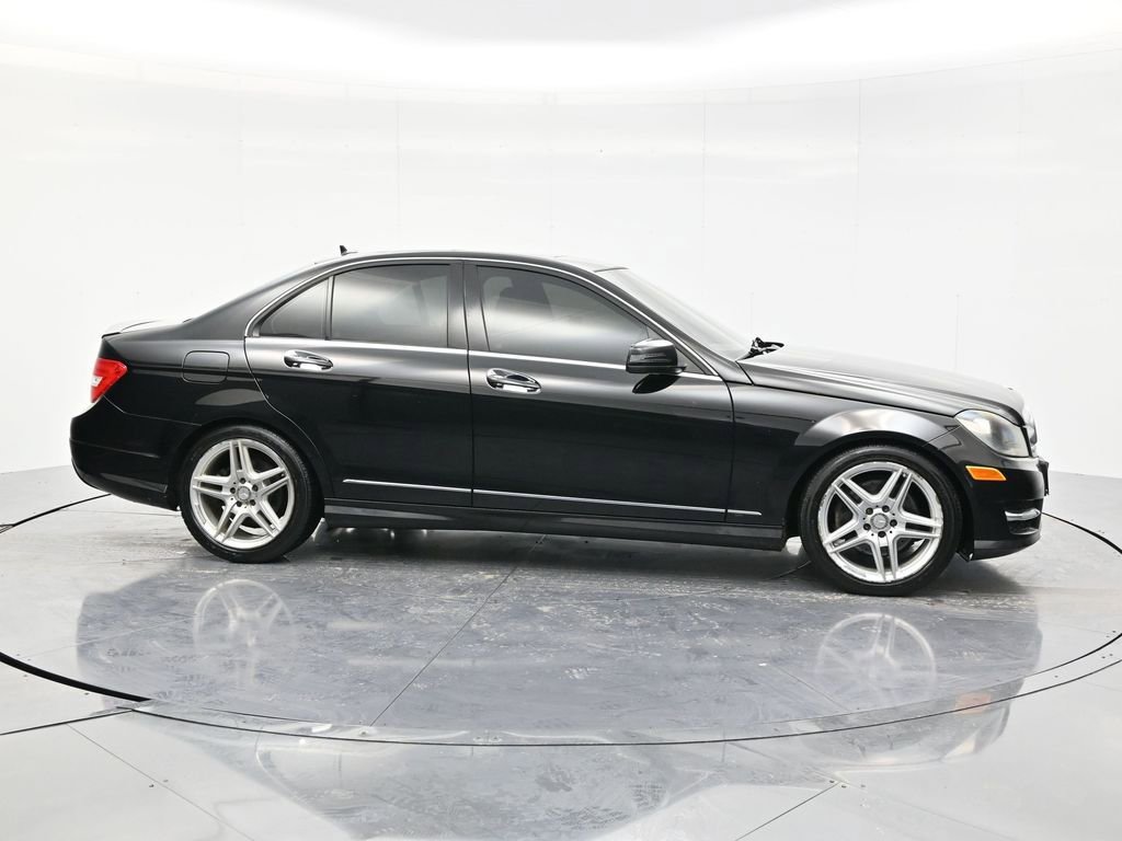 Used 2013 Mercedes-Benz C 300 4MATIC Sedan image 4