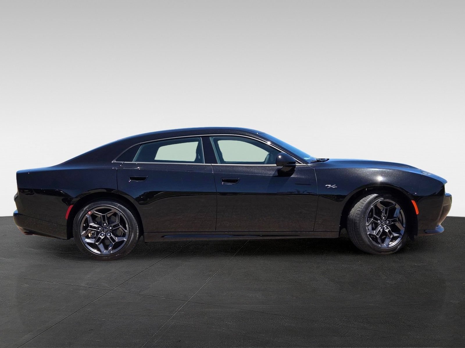 New 2026 Dodge Charger R/T w/ Blacktop Package AWD/4WD image 4