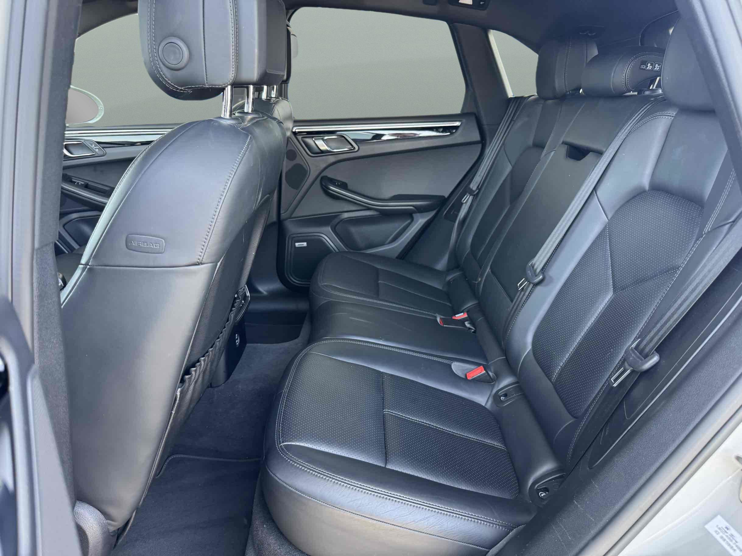 Used 2020 Porsche Macan S AWD/4WD image 11