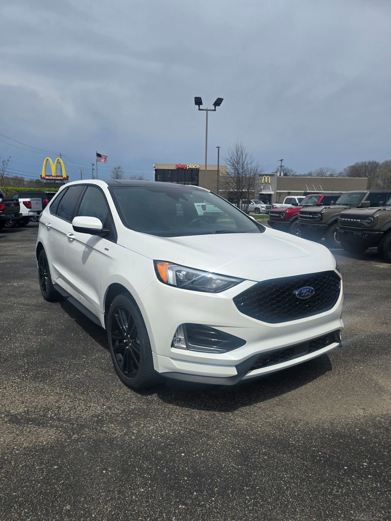 Certified 2023 Ford Edge ST-Line AWD/4WD image 9
