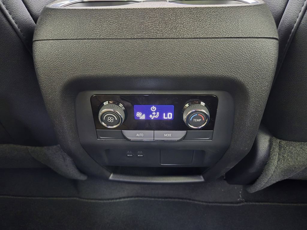 New 2026 Chevrolet Traverse LT w/ Sun and Wheel Package image 32