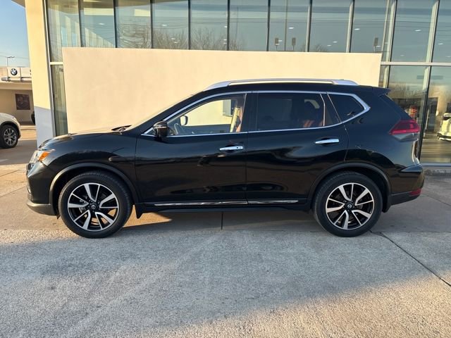 Used 2018 Nissan Rogue SL w/ Premium Package image 2