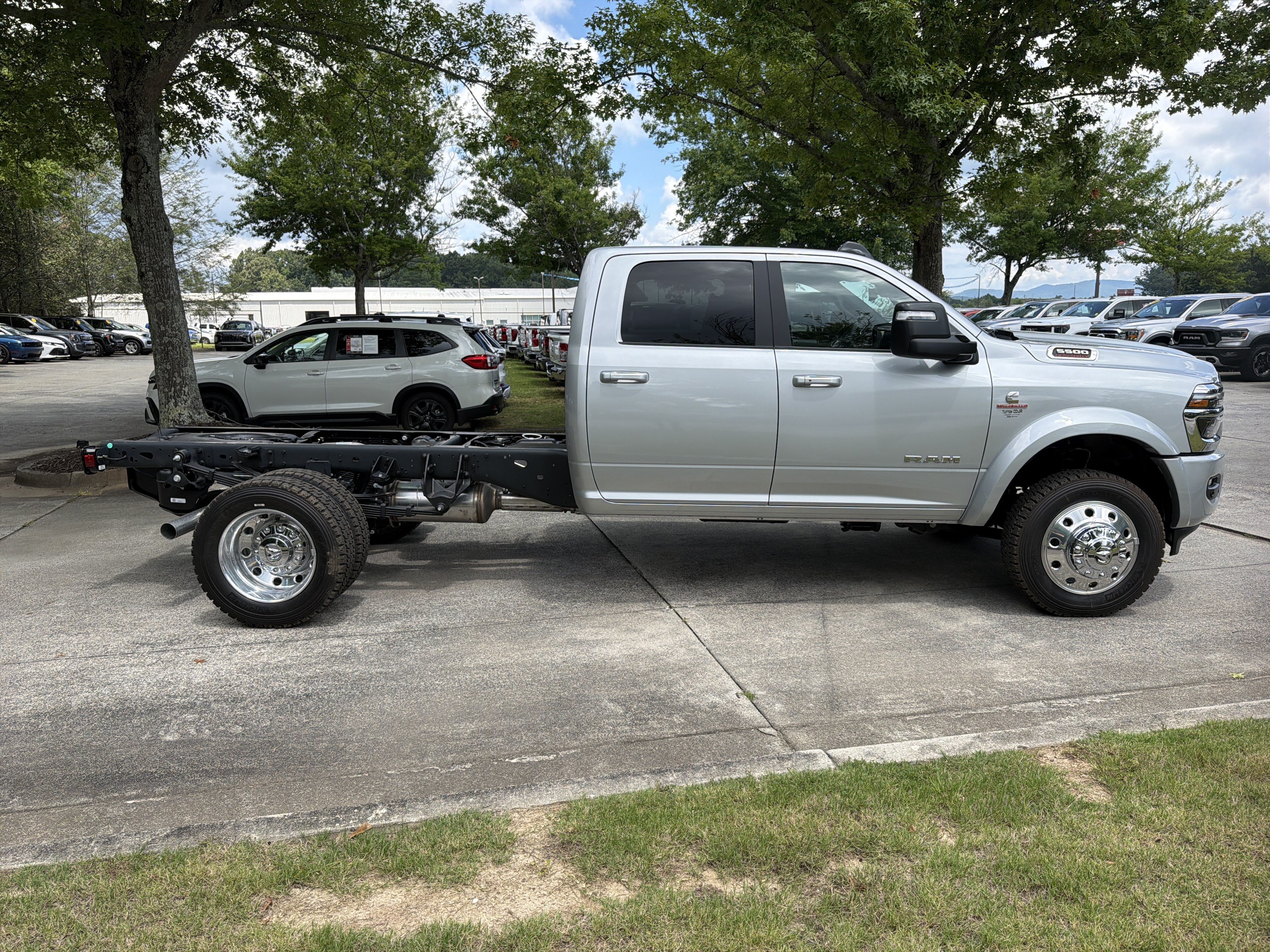 New 2026 RAM 5500 4x4 Crew Cab w/ Laramie Trim Package image 12
