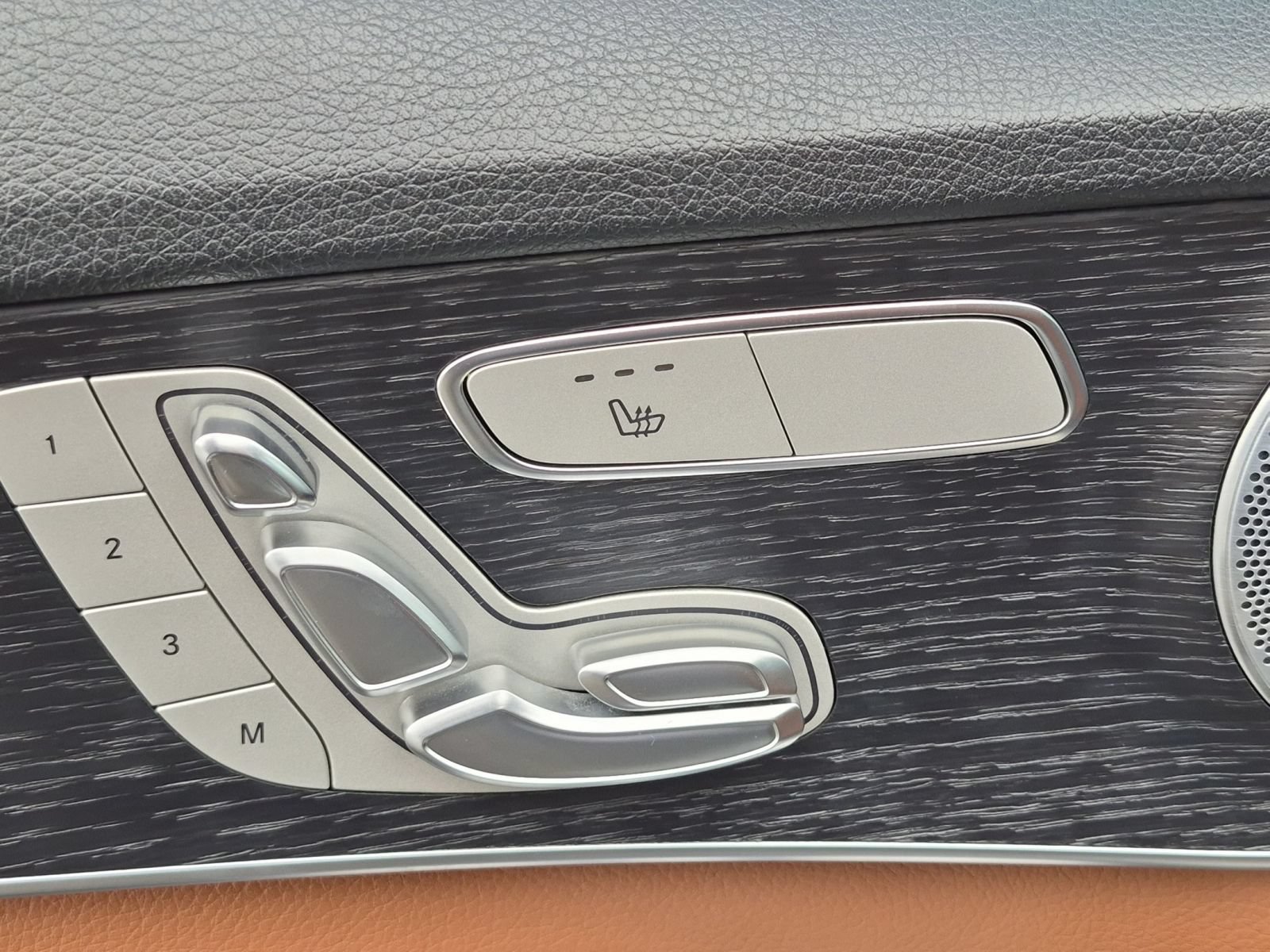 Used 2021 Mercedes-Benz C 300 4MATIC Sedan image 16