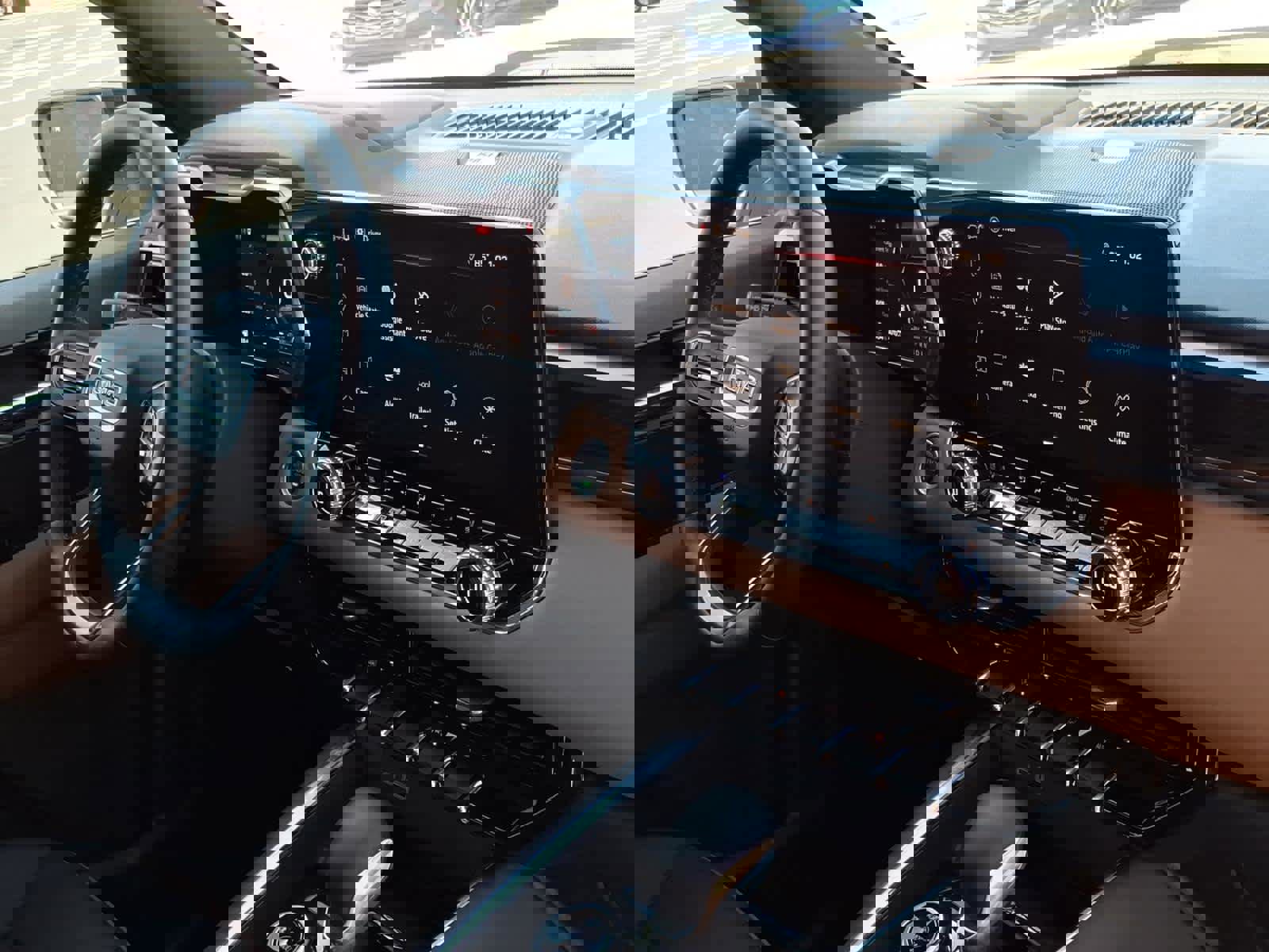 Used 2024 GMC Canyon AT4 w/ AT4 Premium Package image 21