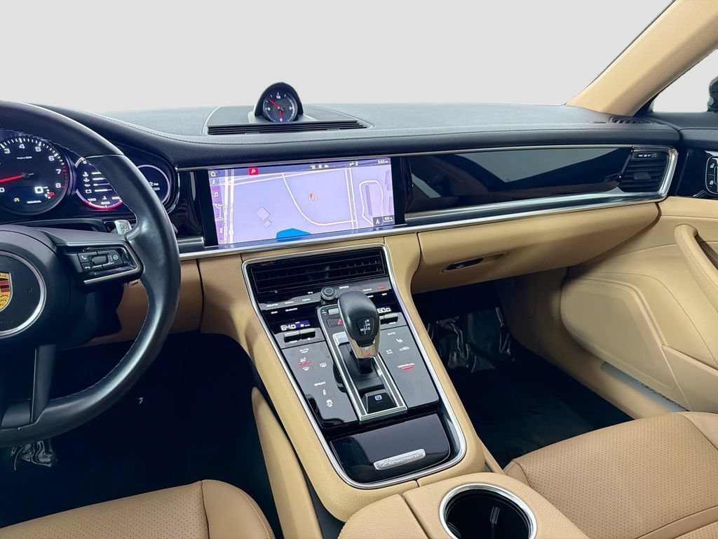 Used 2021 Porsche Panamera RWD image 24