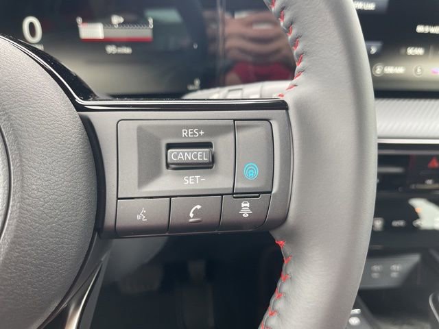 New 2025 Nissan Kicks SR image 32