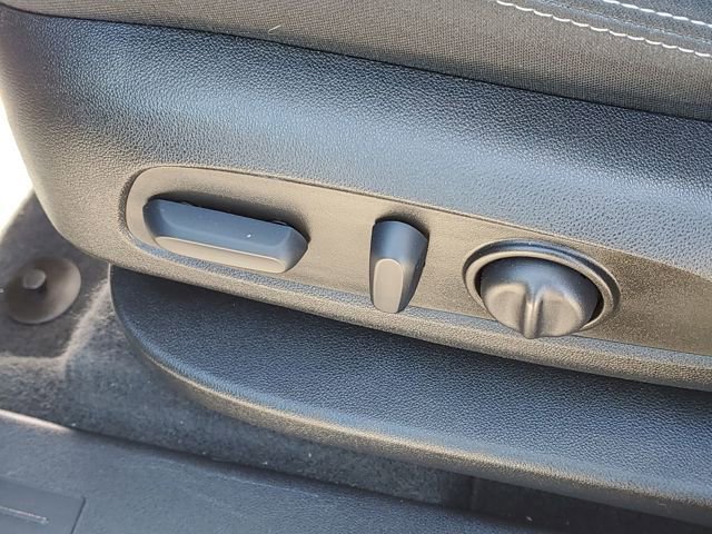 Used 2023 GMC Terrain SLE w/ Driver Convenience Package AWD/4WD image 9