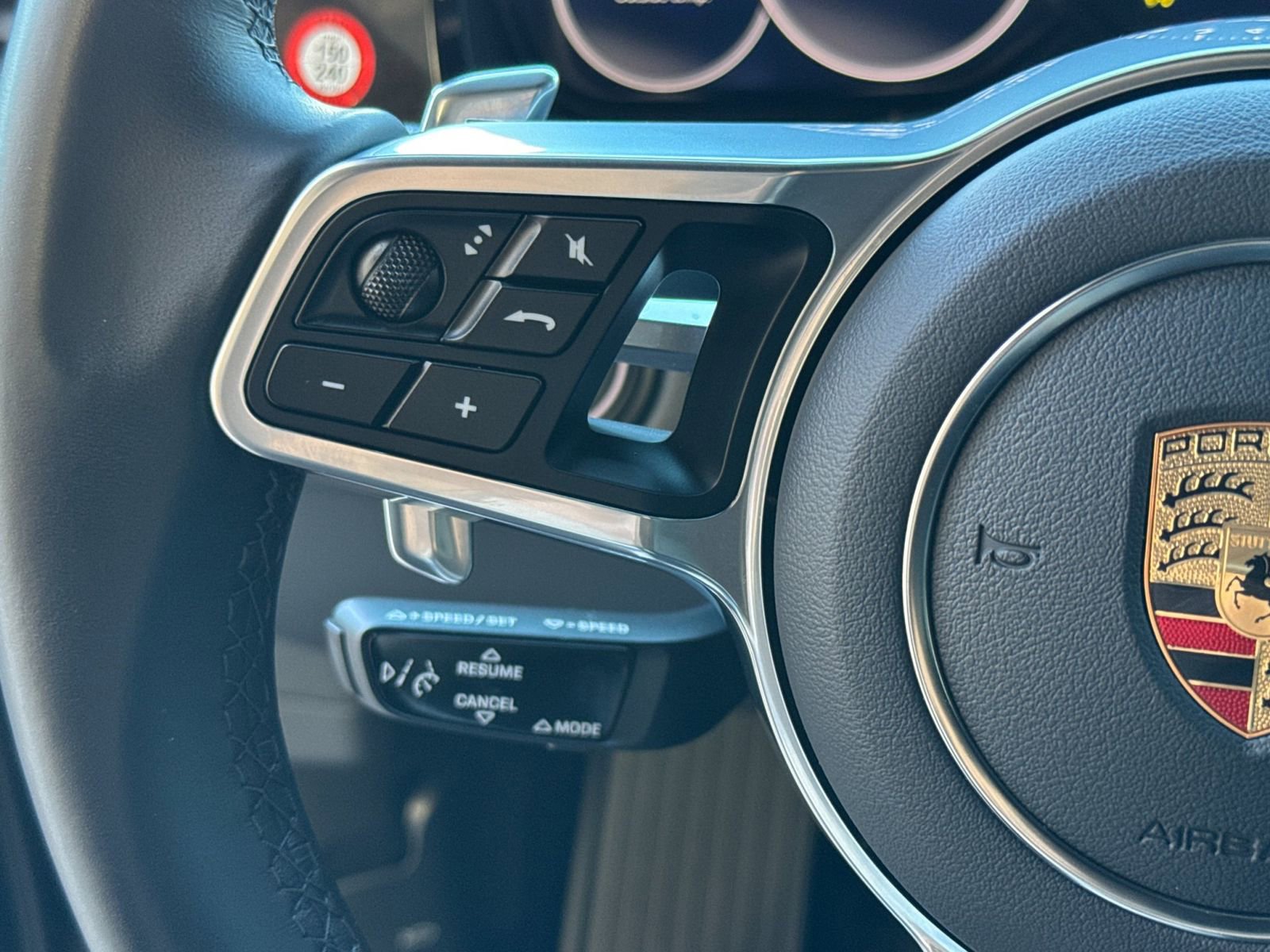 Certified 2023 Porsche Cayenne image 28