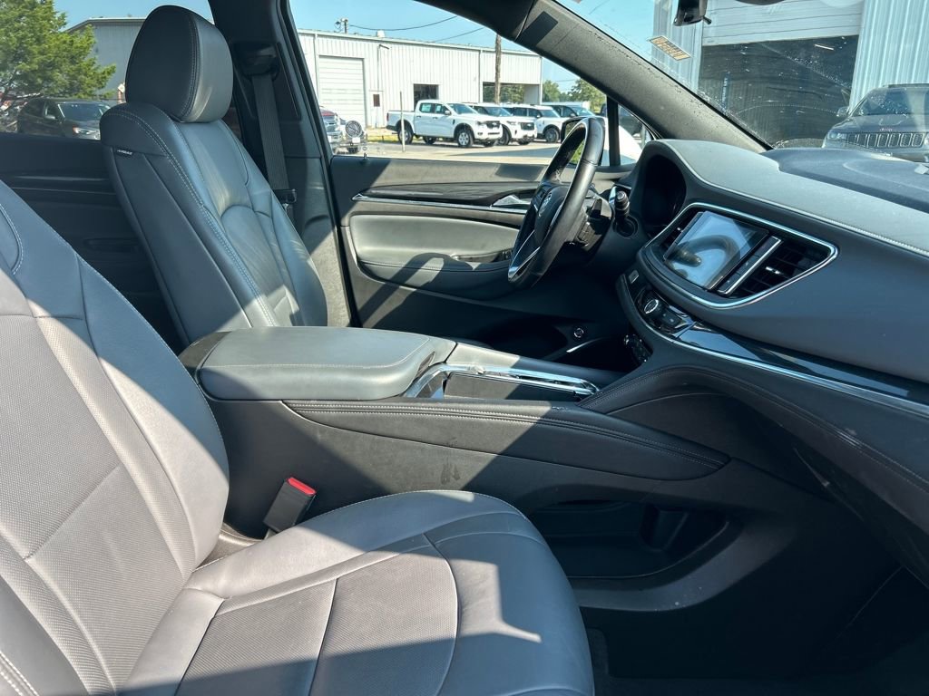 Used 2024 Buick Enclave Premium image 30