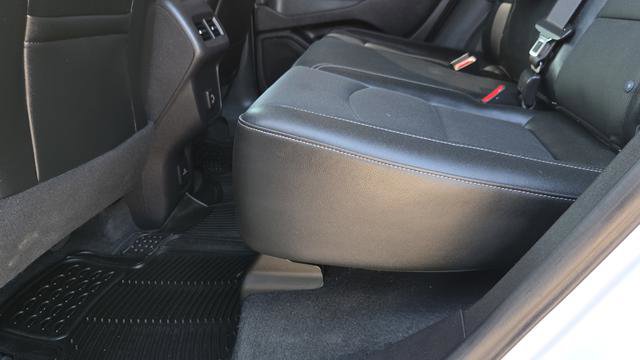 Used 2024 GMC Terrain SLT w/ Infotainment Package II image 21