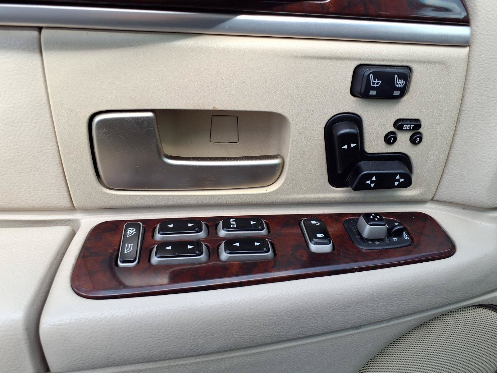 Used 2007 Lincoln Town Car Signature Limited RWD image 10