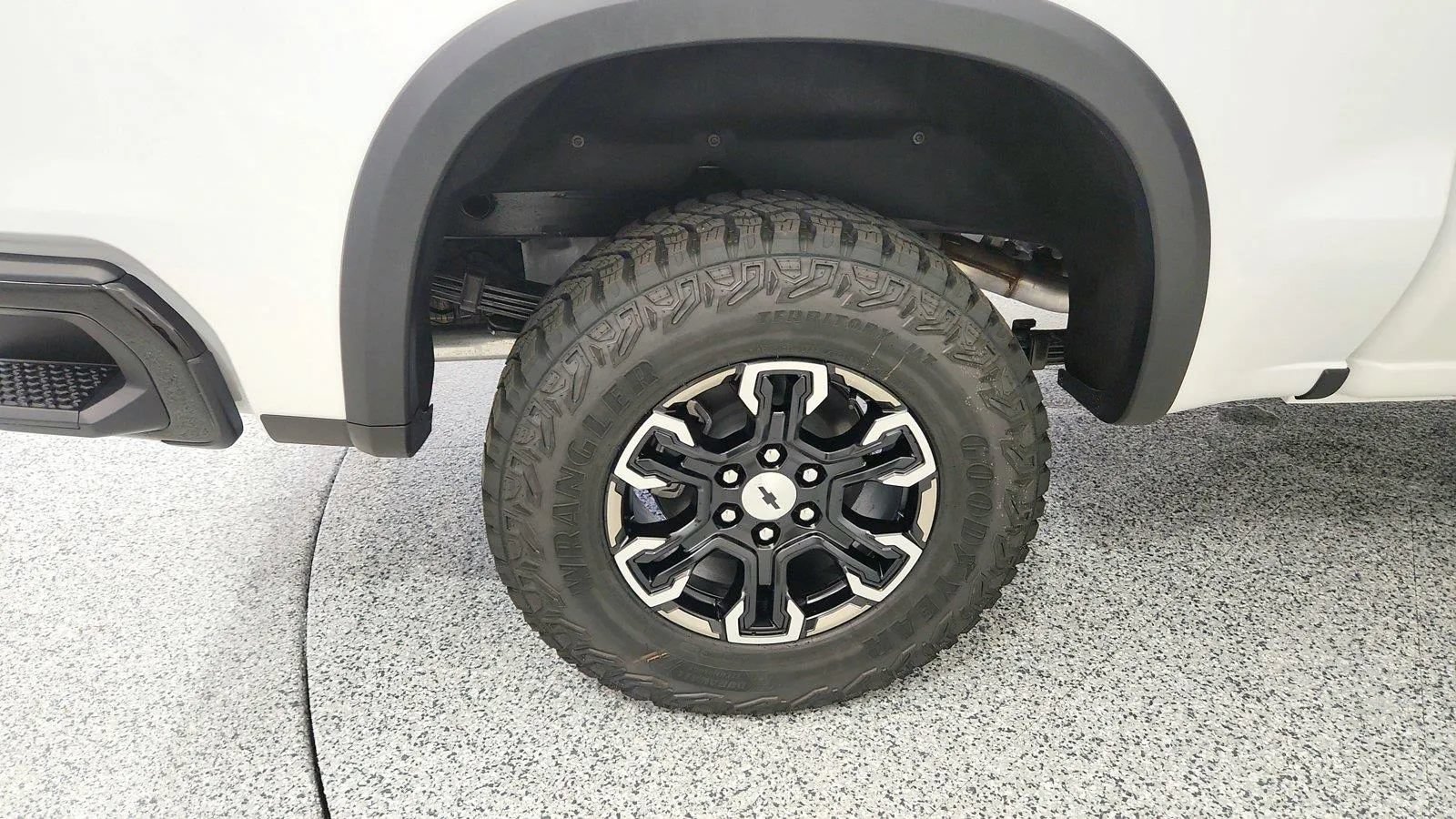 Used 2025 Chevrolet Silverado 1500 ZR2 AWD/4WD image 37