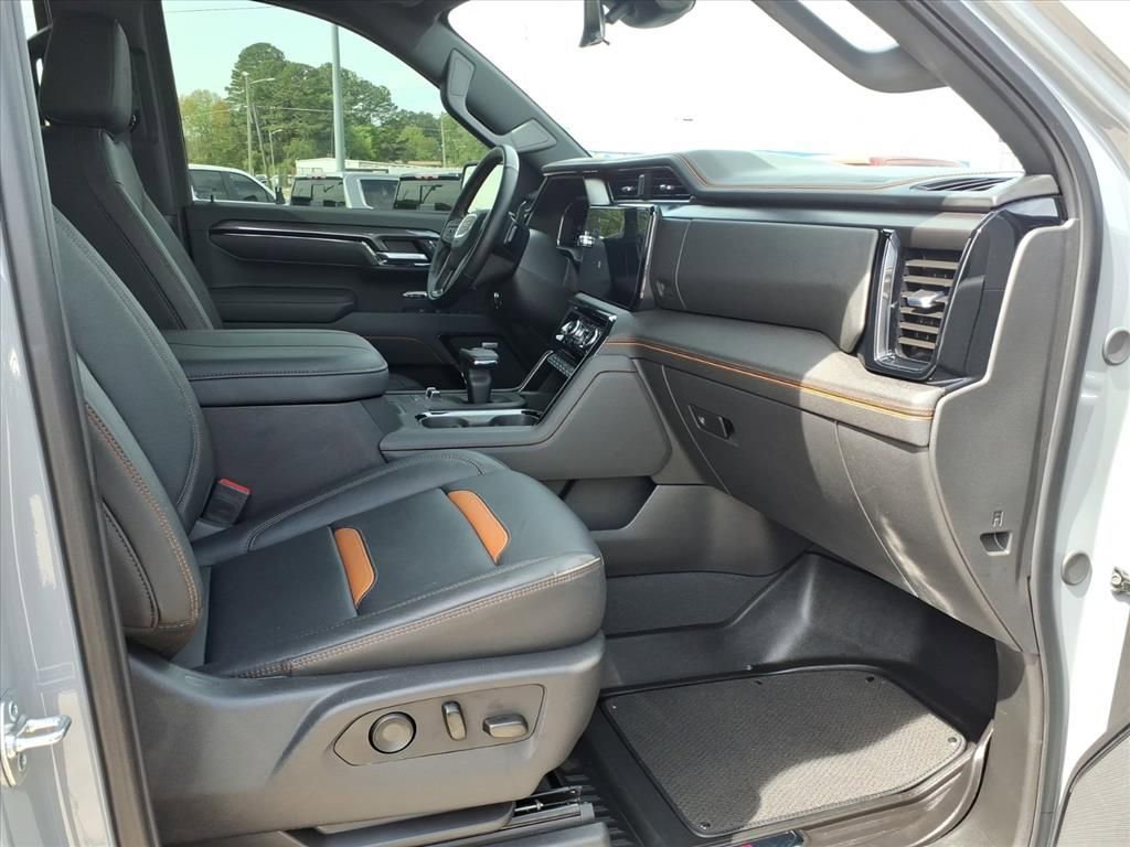 Used 2025 GMC Sierra 1500 AT4 w/ AT4 Premium Package image 12