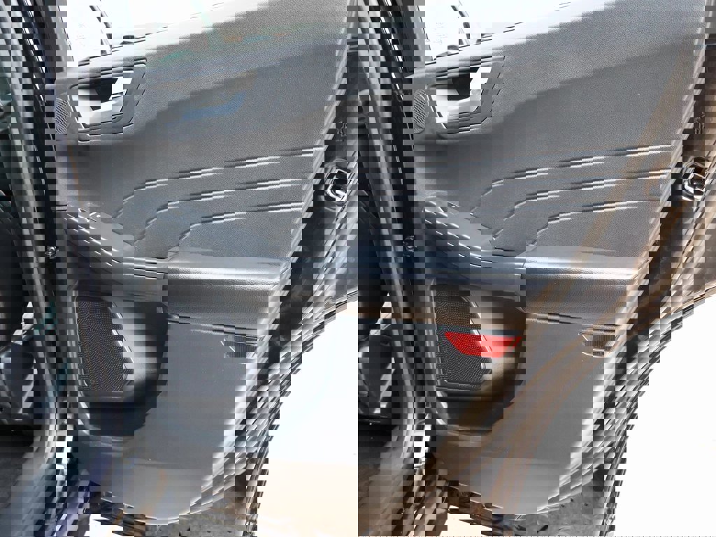 Used 2025 Ford Escape ST-Line Elite w/ Premium Technology Package image 12