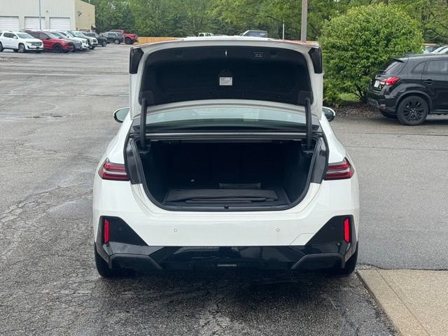 Used 2024 BMW 540i xDrive w/ Premium Package image 30