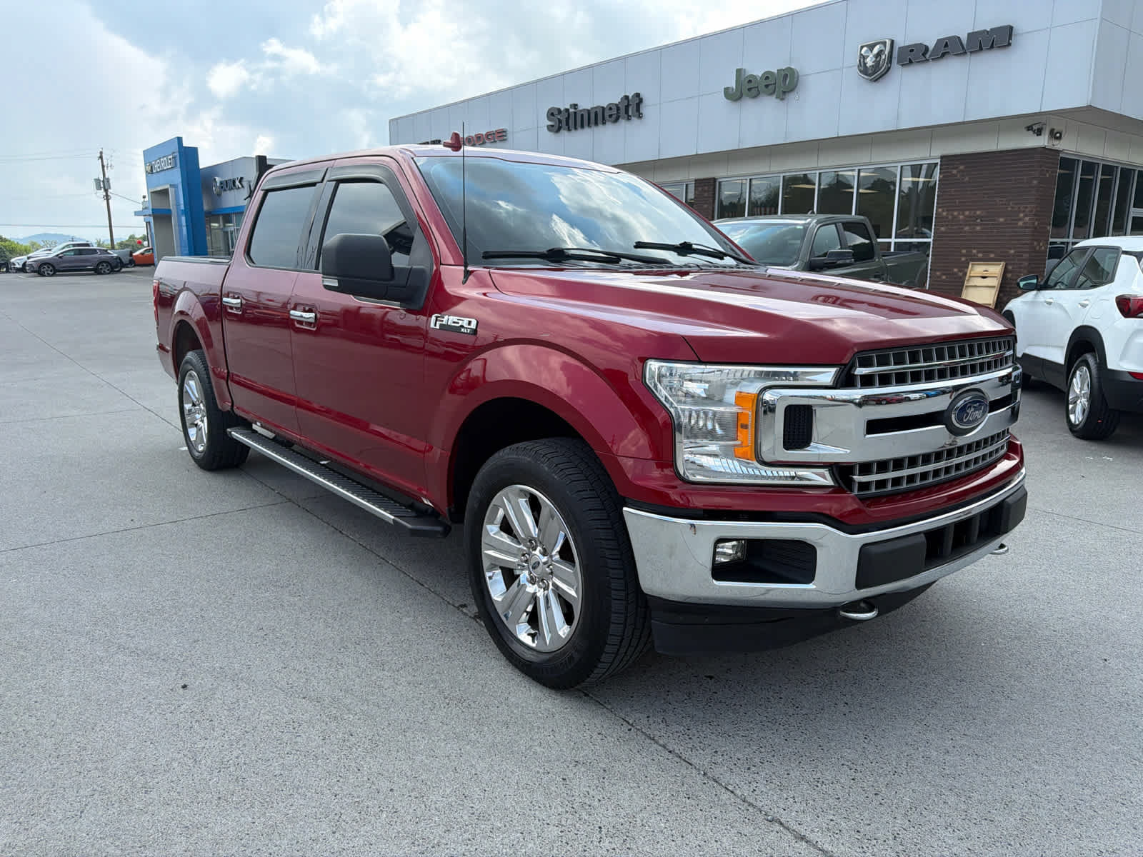 Used 2018 Ford F150 XLT w/ Equipment Group 302A Luxury AWD/4WD image 4