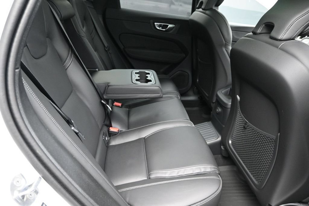 New 2026 Volvo XC60 T8 Ultra w/ Climate Package PRO AWD/4WD image 17