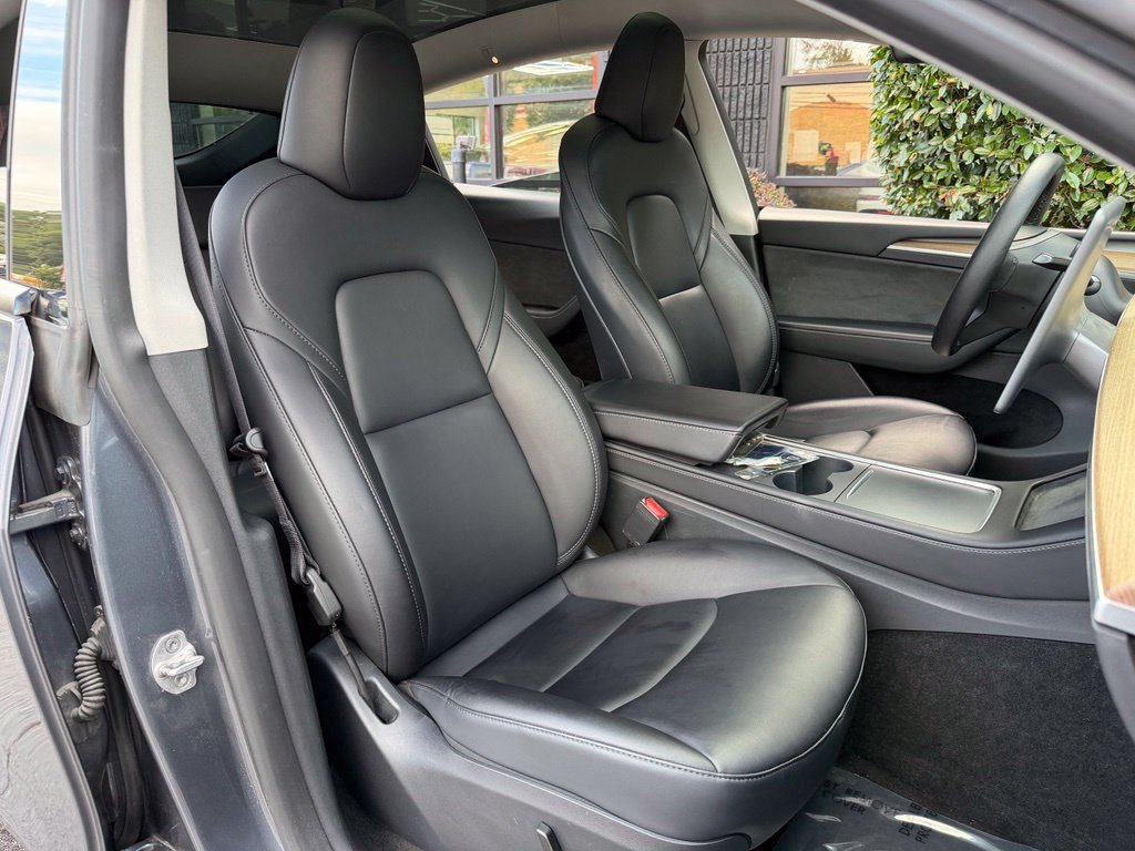 Used 2023 Tesla Model Y 2WD image 34
