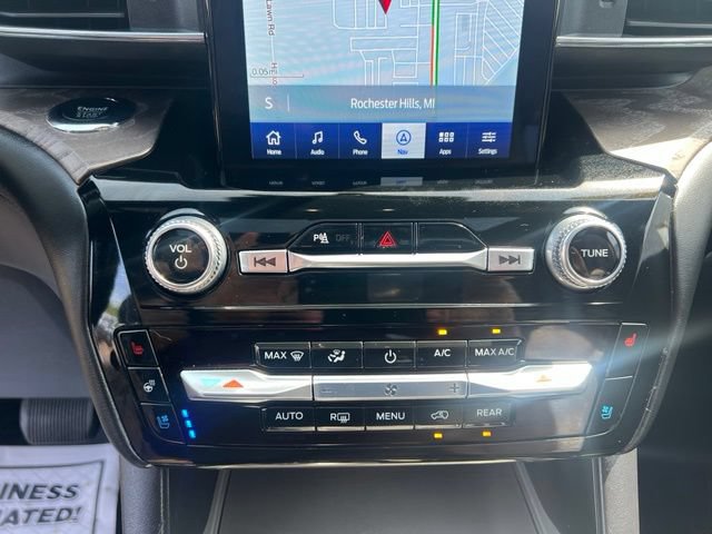Used 2024 Ford Explorer Platinum w/ Technology Package AWD/4WD image 32