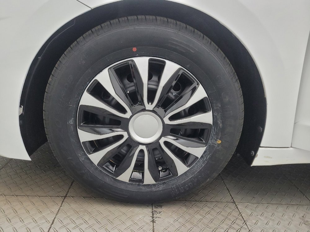 Used 2019 Hyundai Elantra SE image 31