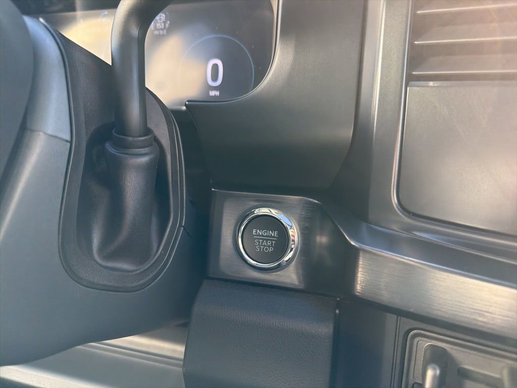 New 2026 Ford F250 Lariat w/ Black Appearance Package image 36