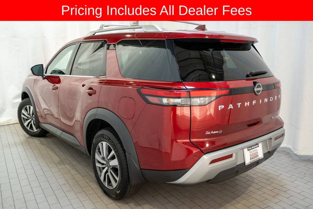 Used 2023 Nissan Pathfinder SL AWD/4WD image 3