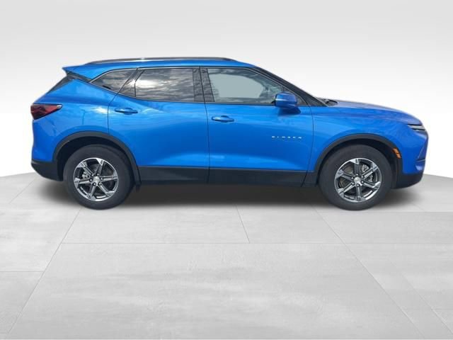 Used 2024 Chevrolet Blazer LT AWD/4WD image 4