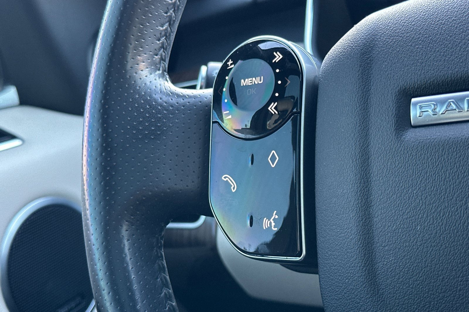 Used 2019 Land Rover Range Rover Sport HSE image 28