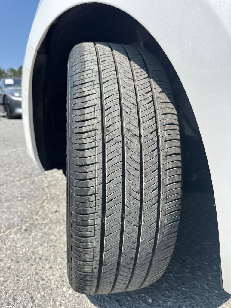 Used 2025 Nissan Versa SV image 28