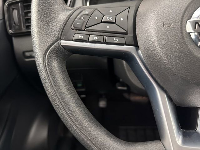 Used 2021 Nissan Rogue Sport S image 19