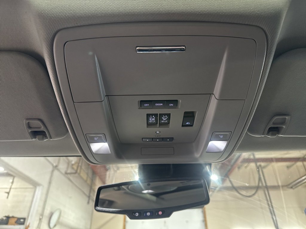 Used 2018 Chevrolet Silverado 2500 High Country w/ Duramax Plus Package image 28